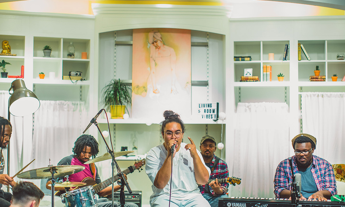 Pop-up Concerts with Living Room Vibes